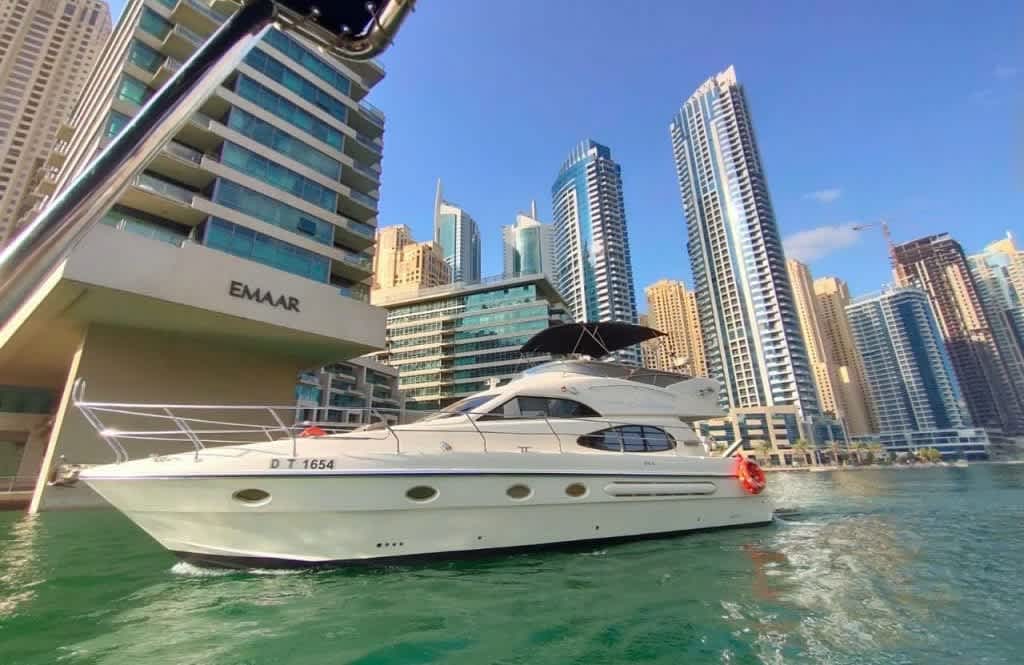 private yacht charter dubai