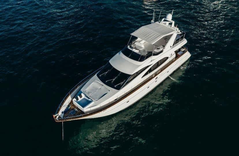 65 feet yacht for rent in dubai