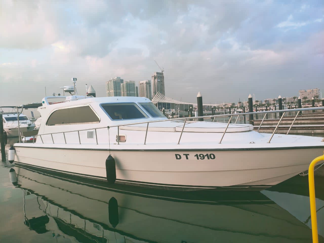 boat rental companies dubai