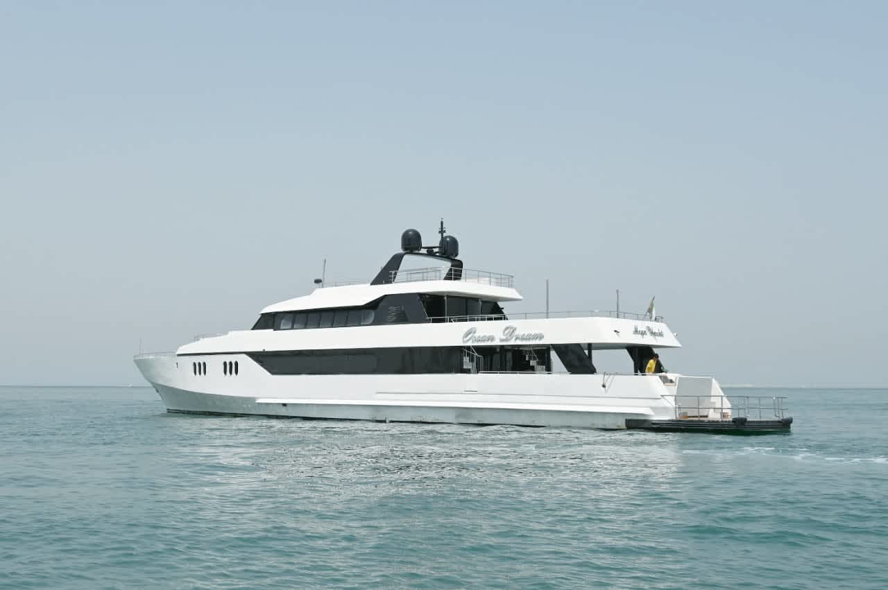 Yacht rental dubai marina